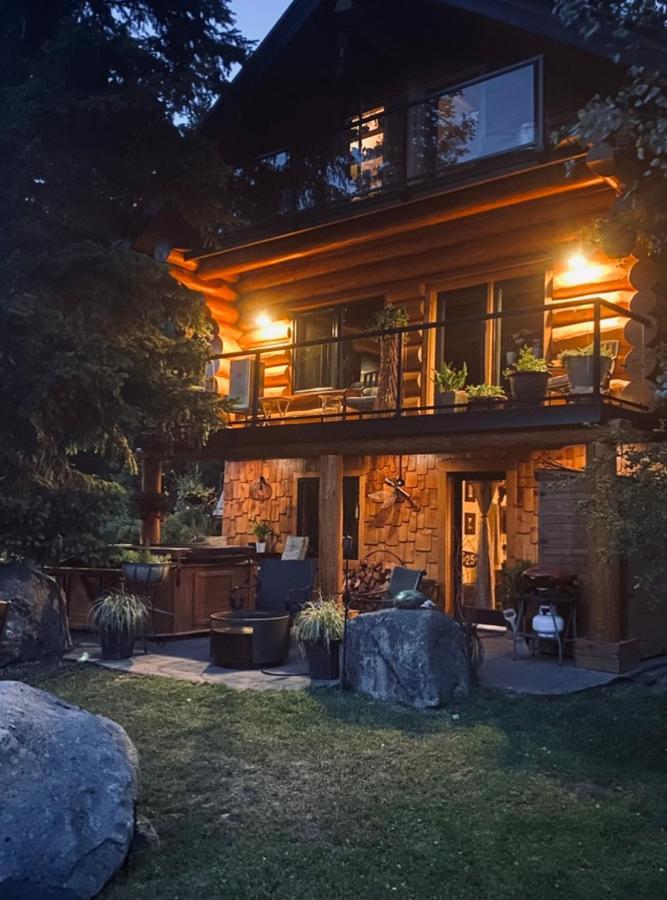 A Suite Retreat - Beyond Bed & Breakfast Sun Peaks Eksteriør bilde