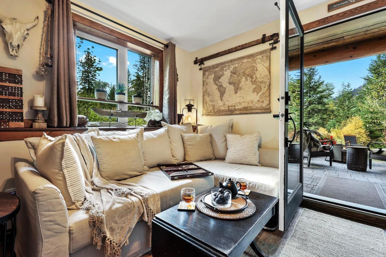 A Suite Retreat - Beyond Bed & Breakfast Sun Peaks Eksteriør bilde