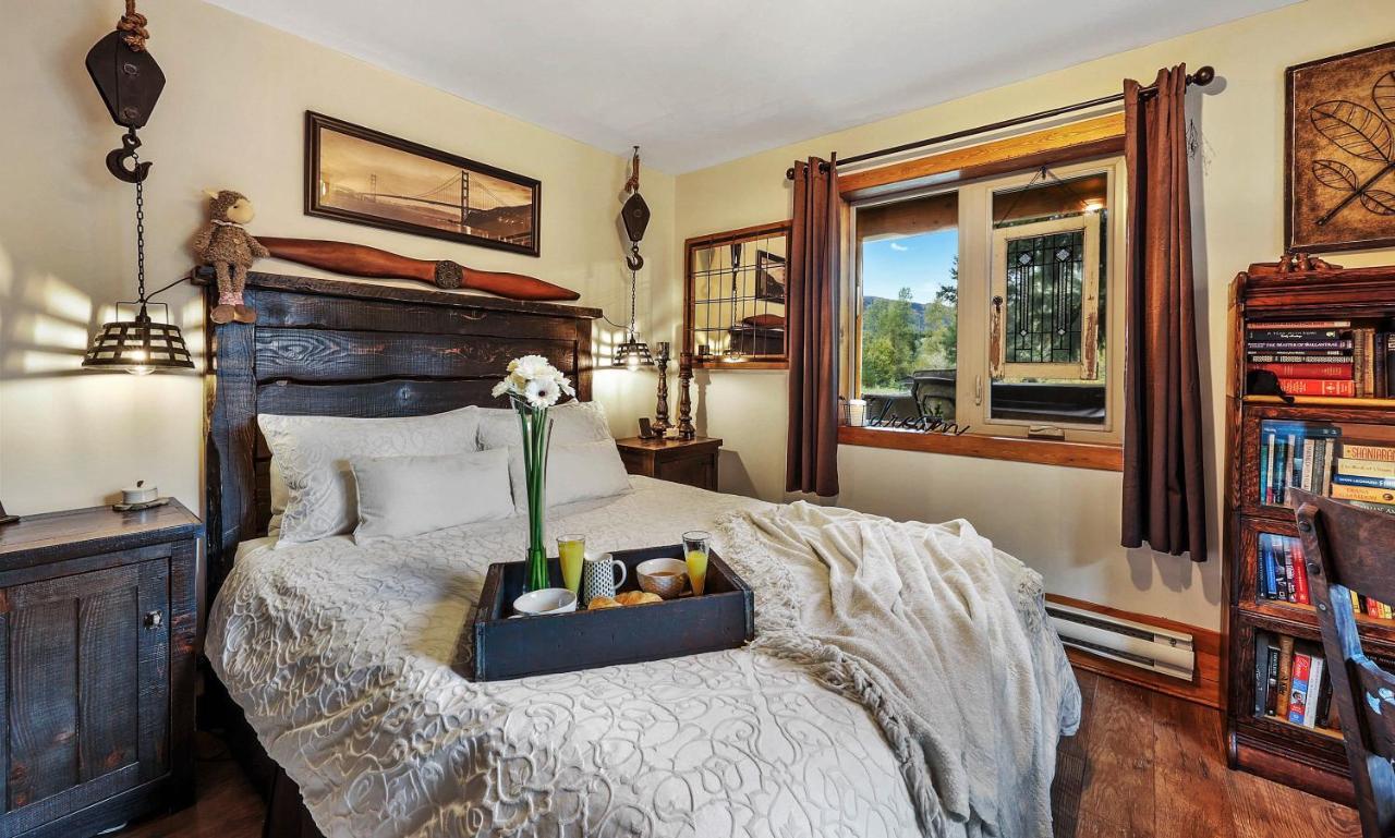 A Suite Retreat - Beyond Bed & Breakfast Sun Peaks Eksteriør bilde