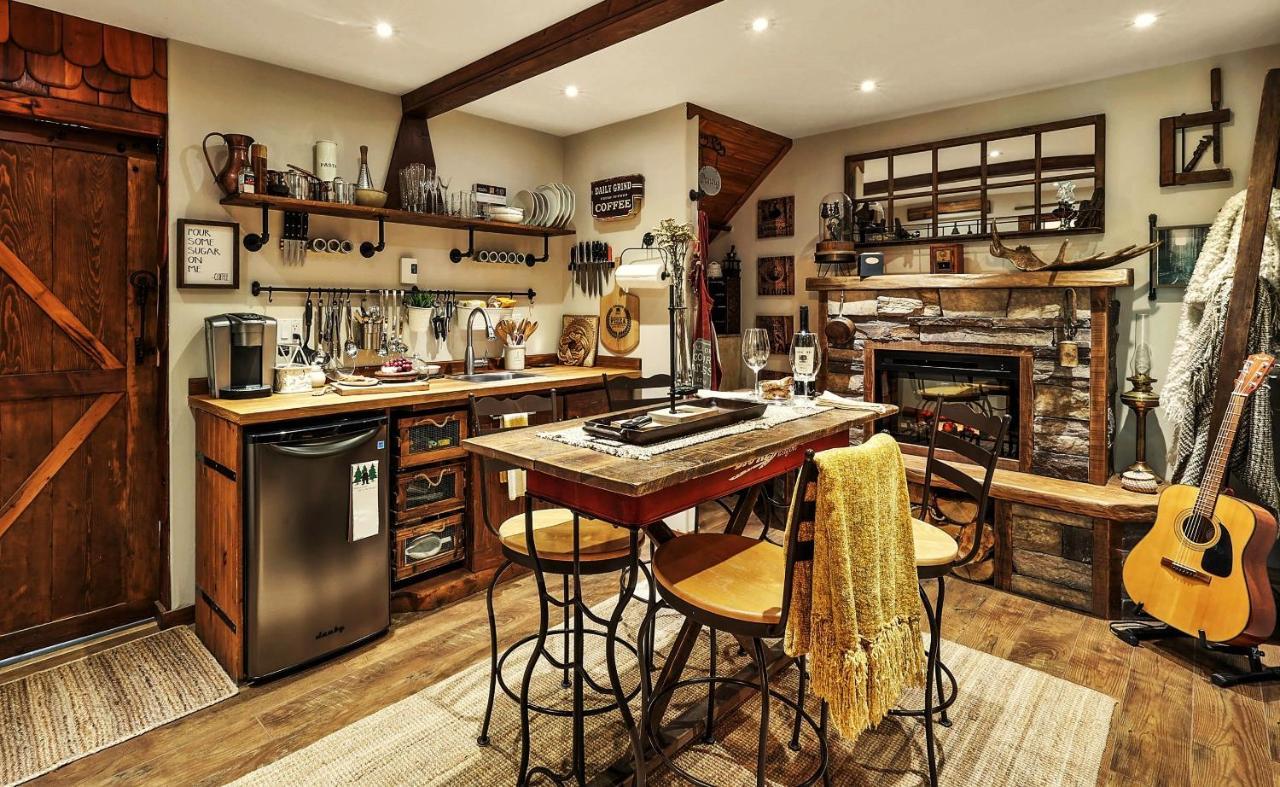 A Suite Retreat - Beyond Bed & Breakfast Sun Peaks Eksteriør bilde