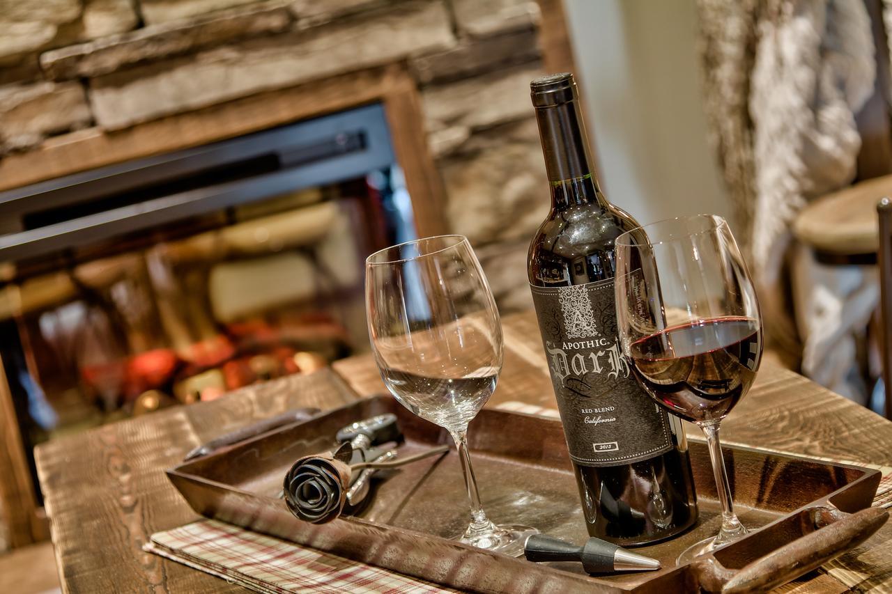 A Suite Retreat - Beyond Bed & Breakfast Sun Peaks Eksteriør bilde