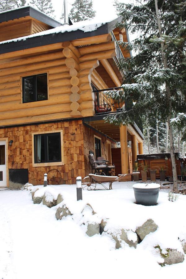 A Suite Retreat - Beyond Bed & Breakfast Sun Peaks Eksteriør bilde