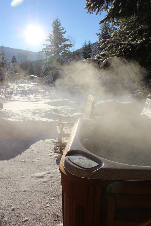 A Suite Retreat - Beyond Bed & Breakfast Sun Peaks Eksteriør bilde